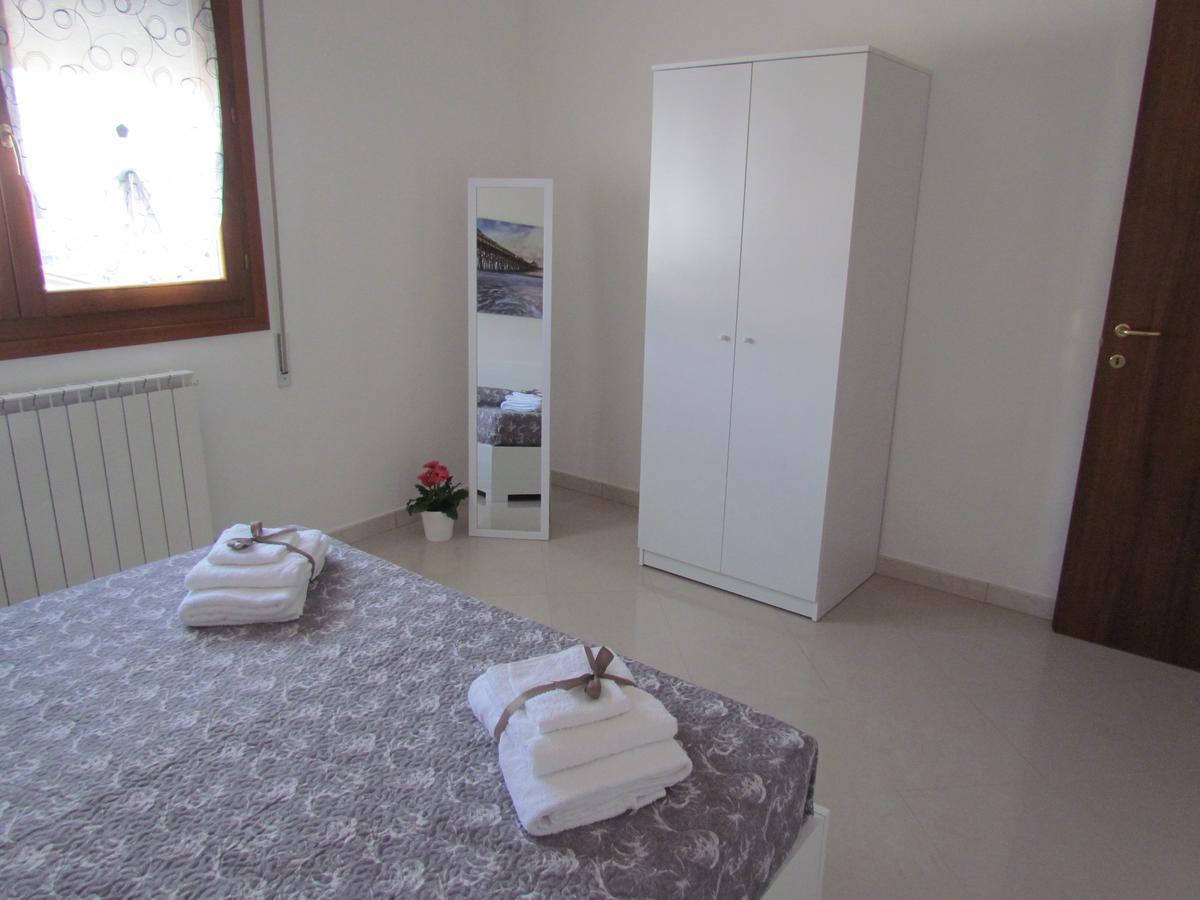 Siviero Apartments Scardovari Bagian luar foto